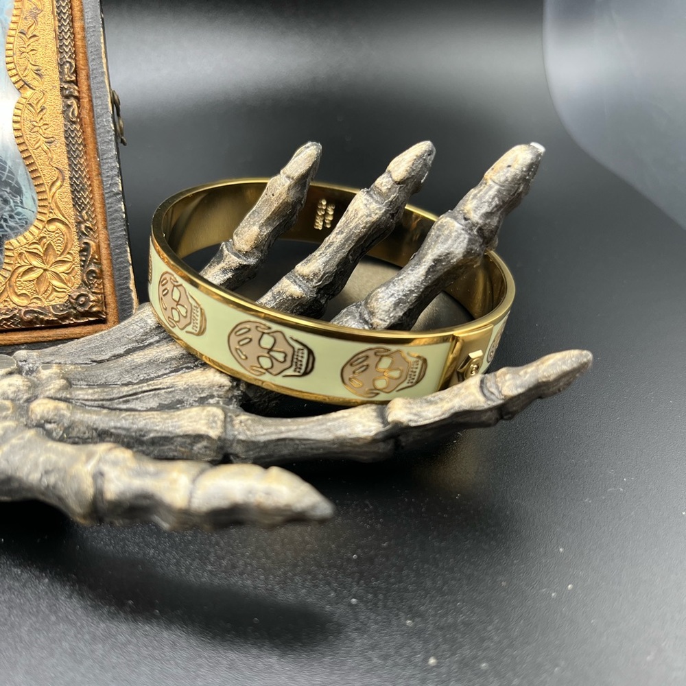 Beautiful Authentic Alexander McQueen Skull Bracelet